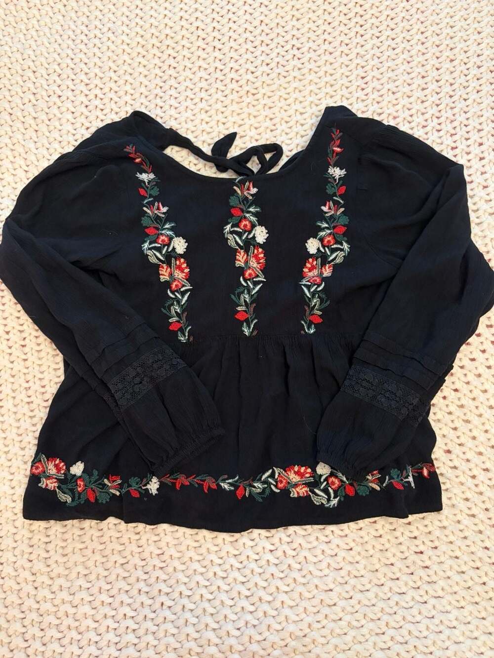 American Eagle Black Floral Embroidered Peasant Blouse Size XS